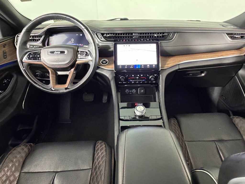 Used 2023 Jeep Grand Cherokee L Summit w/ Luxury Tech Group V image 11