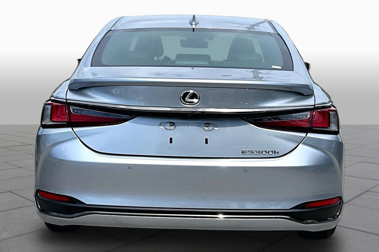 Used 2023 Lexus ES 300h F Sport FWD image 5