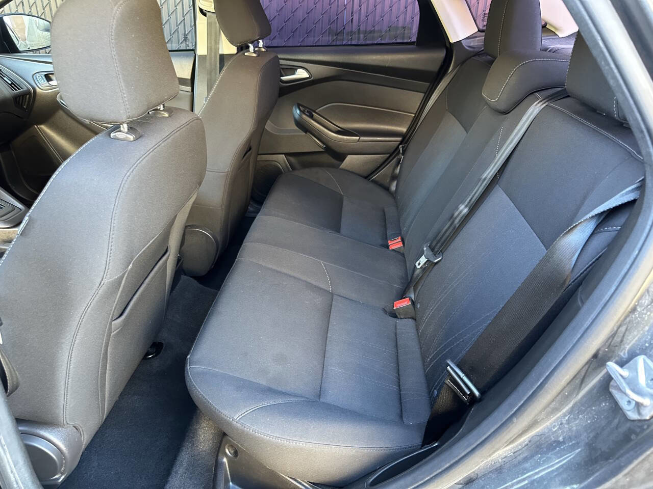 Used 2016 Ford Focus SE w/ SE Sport Package image 13