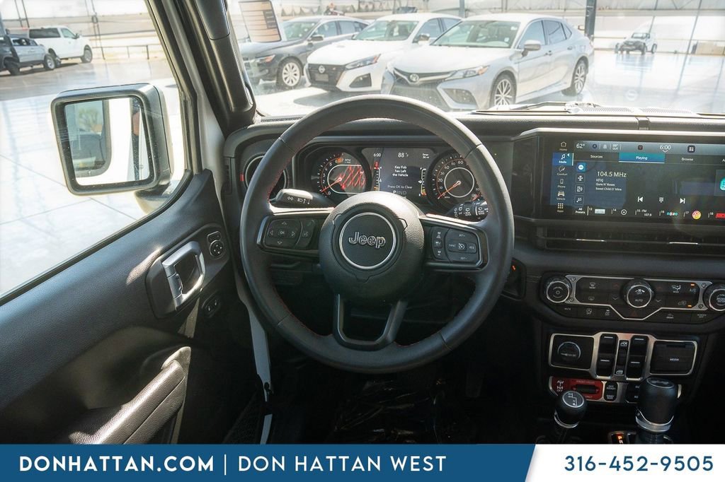 Used 2024 Jeep Wrangler Unlimited Rubicon AWD/4WD image 5