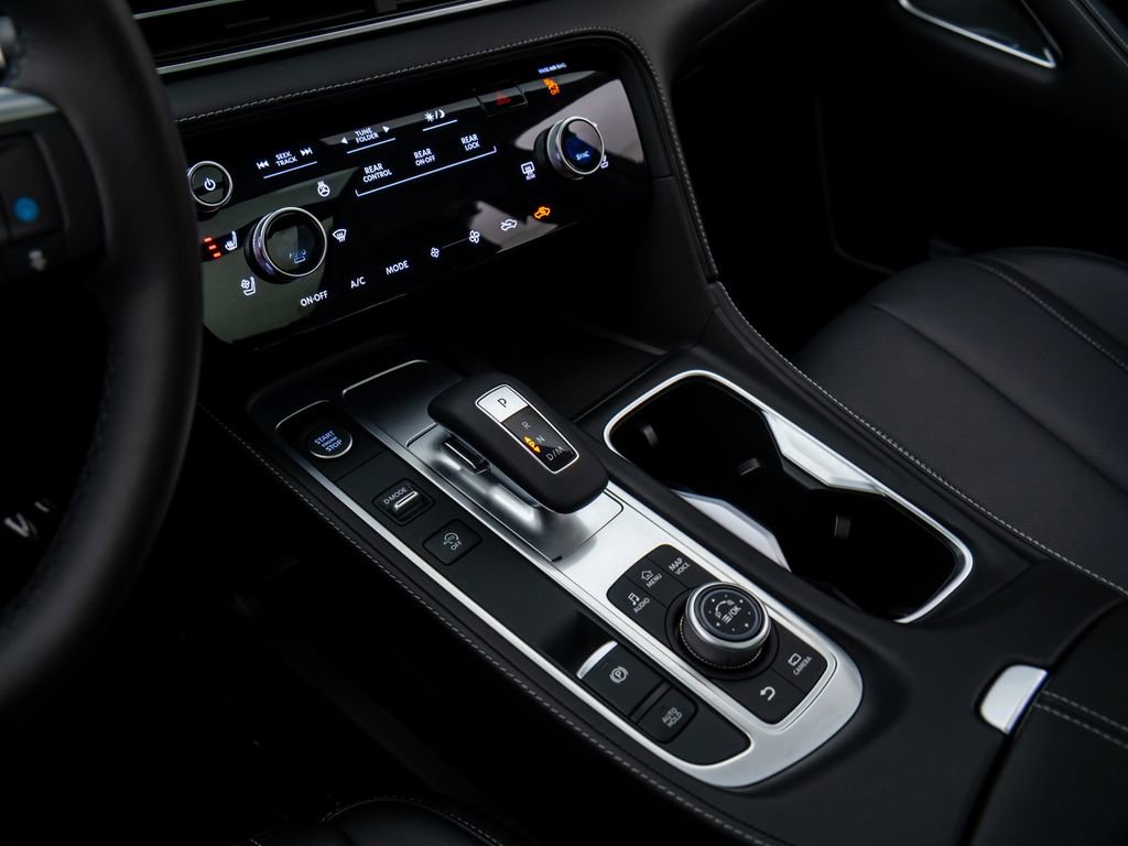 Used 2025 INFINITI QX60 Luxe image 12