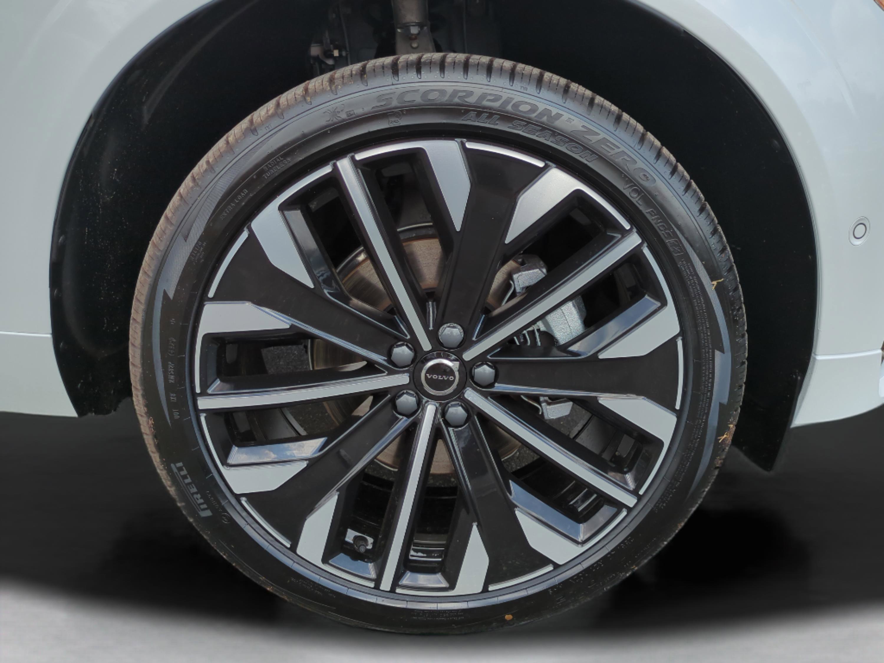 New 2026 Volvo XC60 B5 Ultra w/ Protection Package Premier image 10