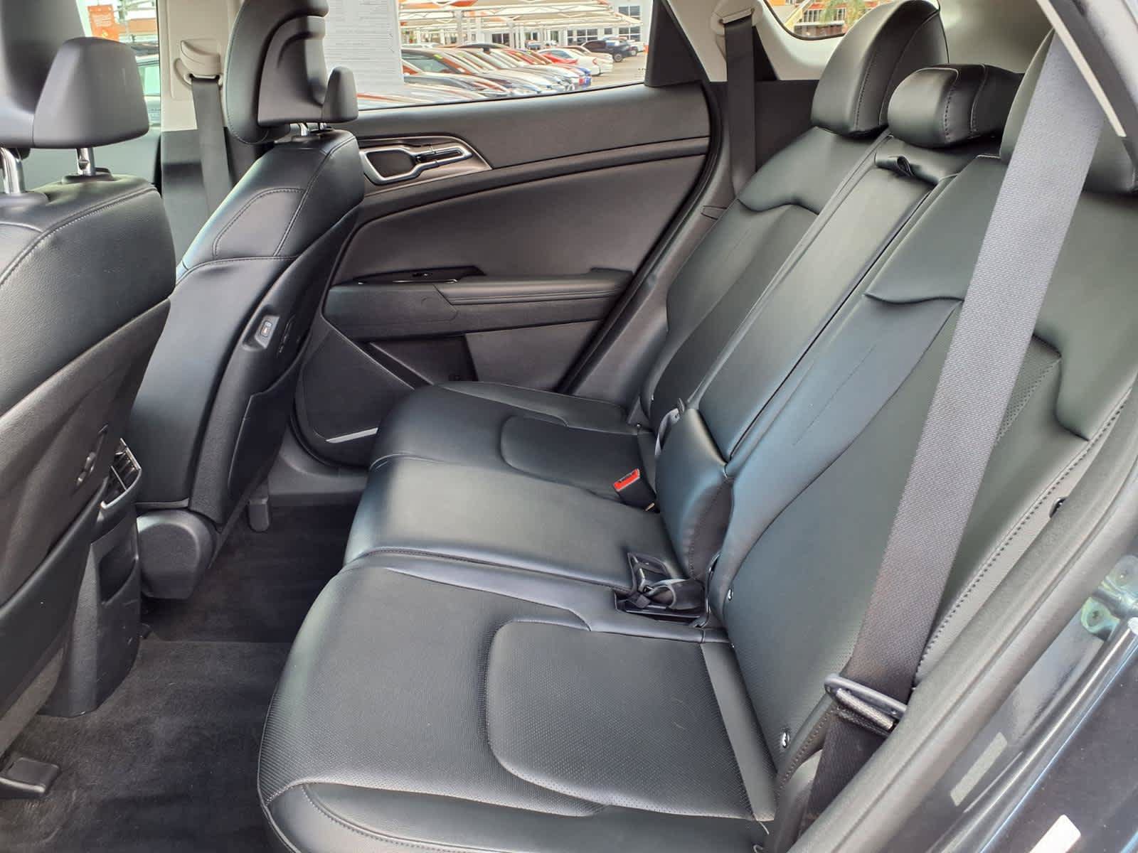 Used 2023 Kia Sportage EX FWD image 11