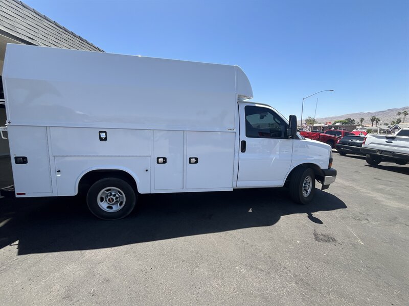 Used 2024 GMC Savana 3500 w/ Power Convenience Package RWD image 4