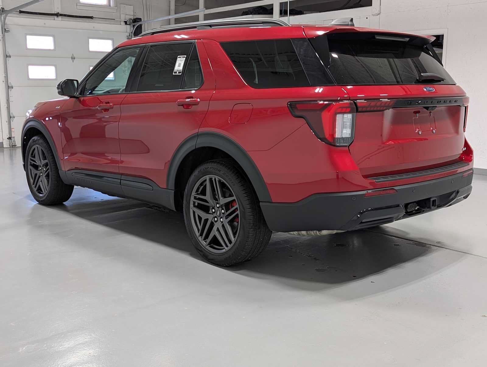 Used 2025 Ford Explorer ST-Line w/ ST-Line Street Pack AWD/4WD image 10