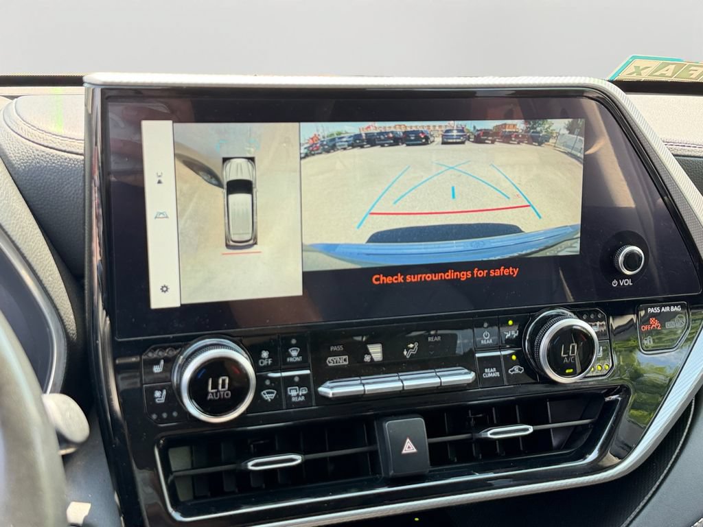 Used 2023 Toyota Highlander Platinum AWD/4WD image 26