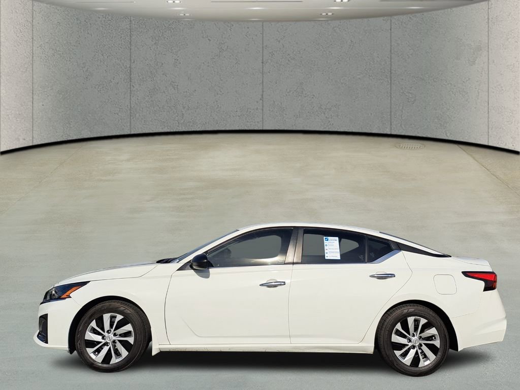 Used 2024 Nissan Altima 2.5 S image 8