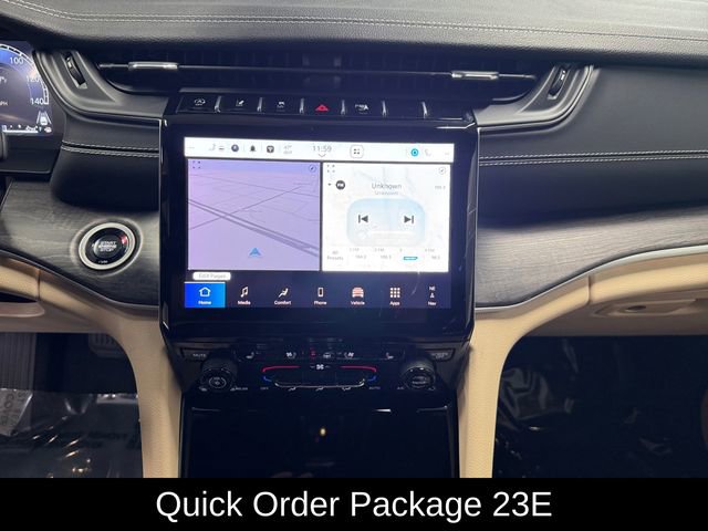 Used 2024 Jeep Grand Cherokee Limited w/ Luxury Tech Group II image 5