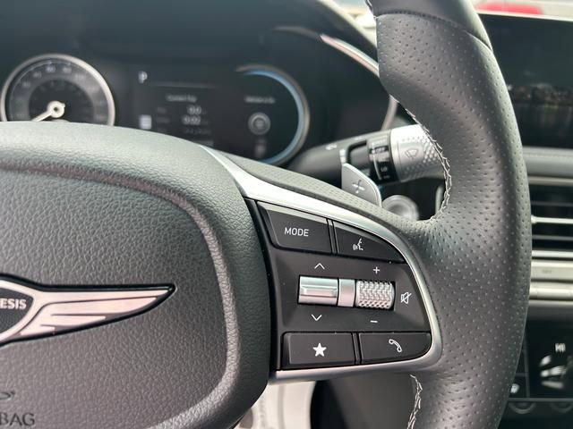 Used 2024 Genesis G70 2.5T image 21