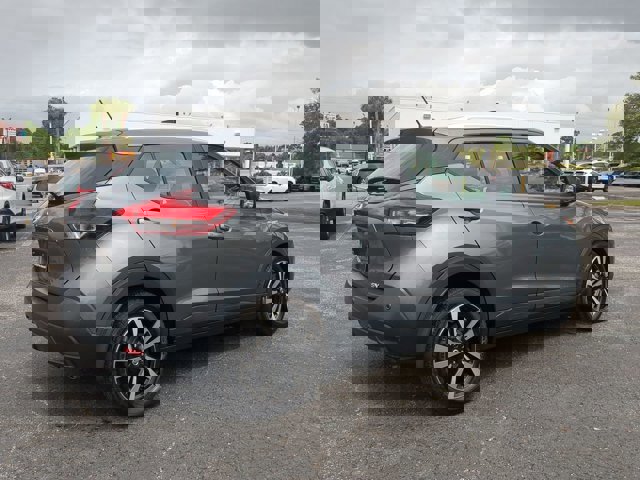 Certified 2020 Nissan Kicks SV image 4
