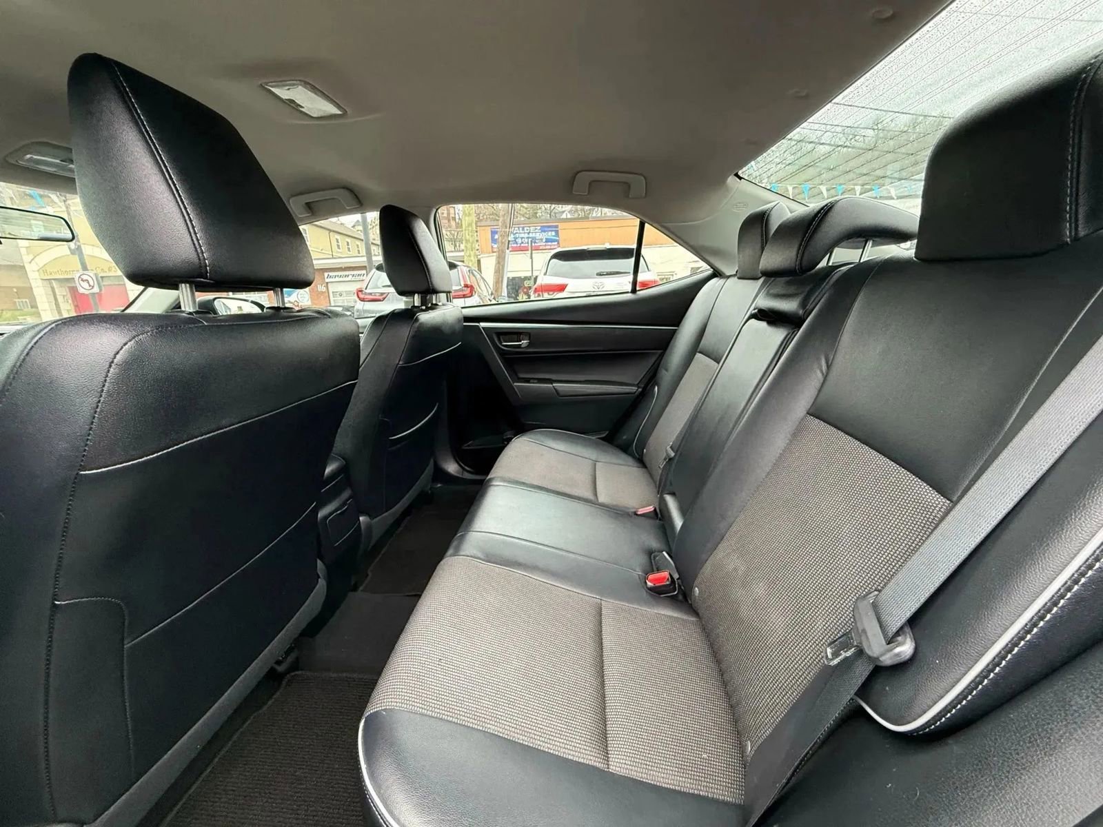 Used 2015 Toyota Corolla S image 41