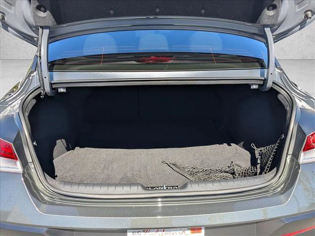 Used 2024 Hyundai Elantra Limited image 6