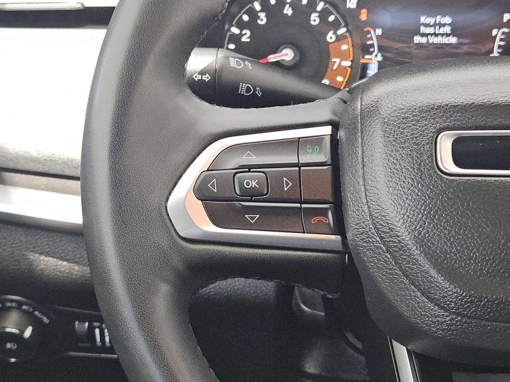 Used 2025 Jeep Compass Latitude w/ Sun & Sound Group AWD/4WD image 24