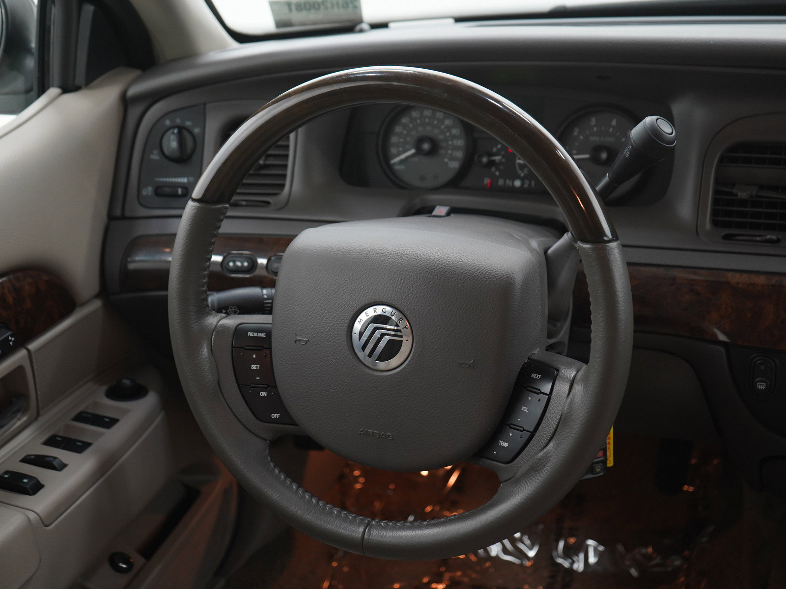 Used 2009 Mercury Grand Marquis LS RWD image 14