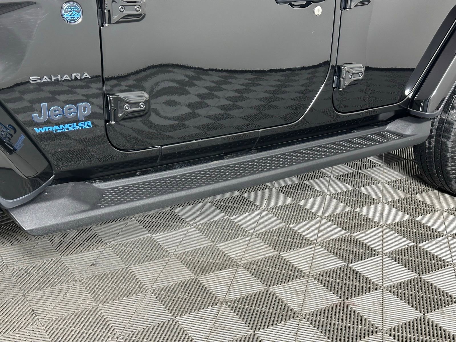 Used 2022 Jeep Wrangler Unlimited Sahara 4xe w/ Cold Weather Group image 18