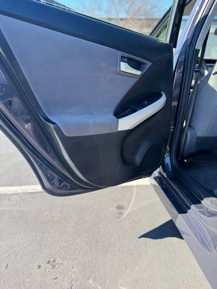 Used 2014 Toyota Prius Two image 9