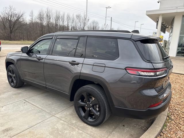 Used 2021 Jeep Grand Cherokee L Laredo image 3