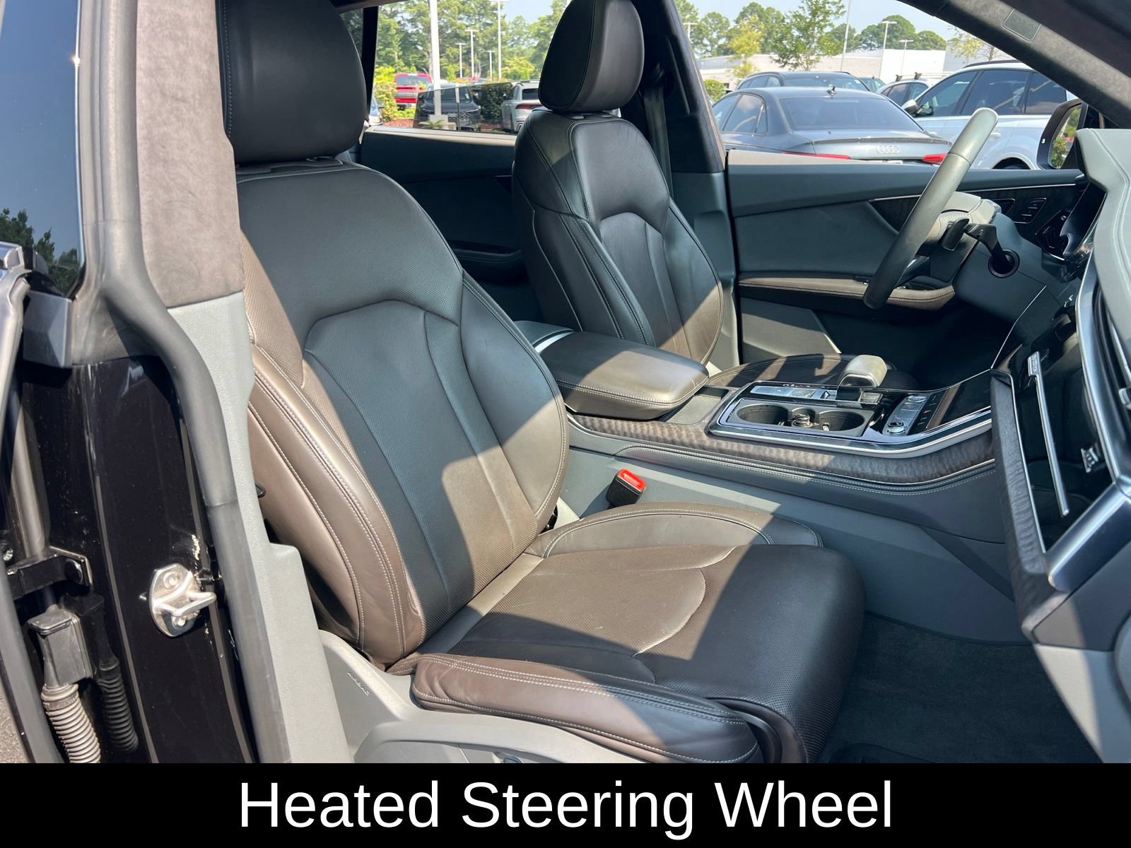 Used 2019 Audi Q8 Prestige w/ Luxury Package AWD/4WD image 39
