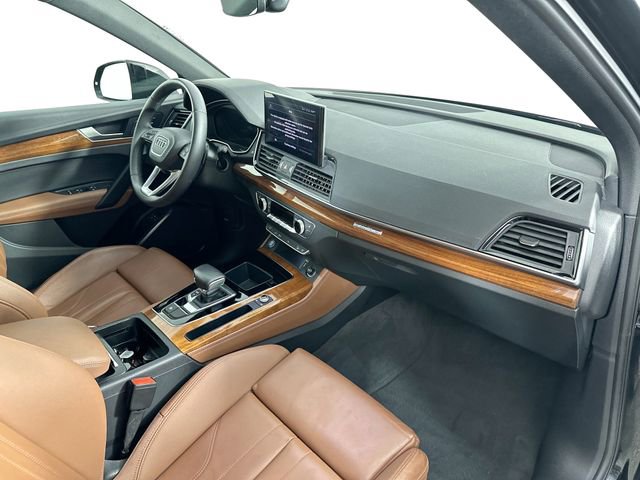 Used 2022 Audi Q5 e Premium Plus w/ Premium Plus Package AWD/4WD image 29