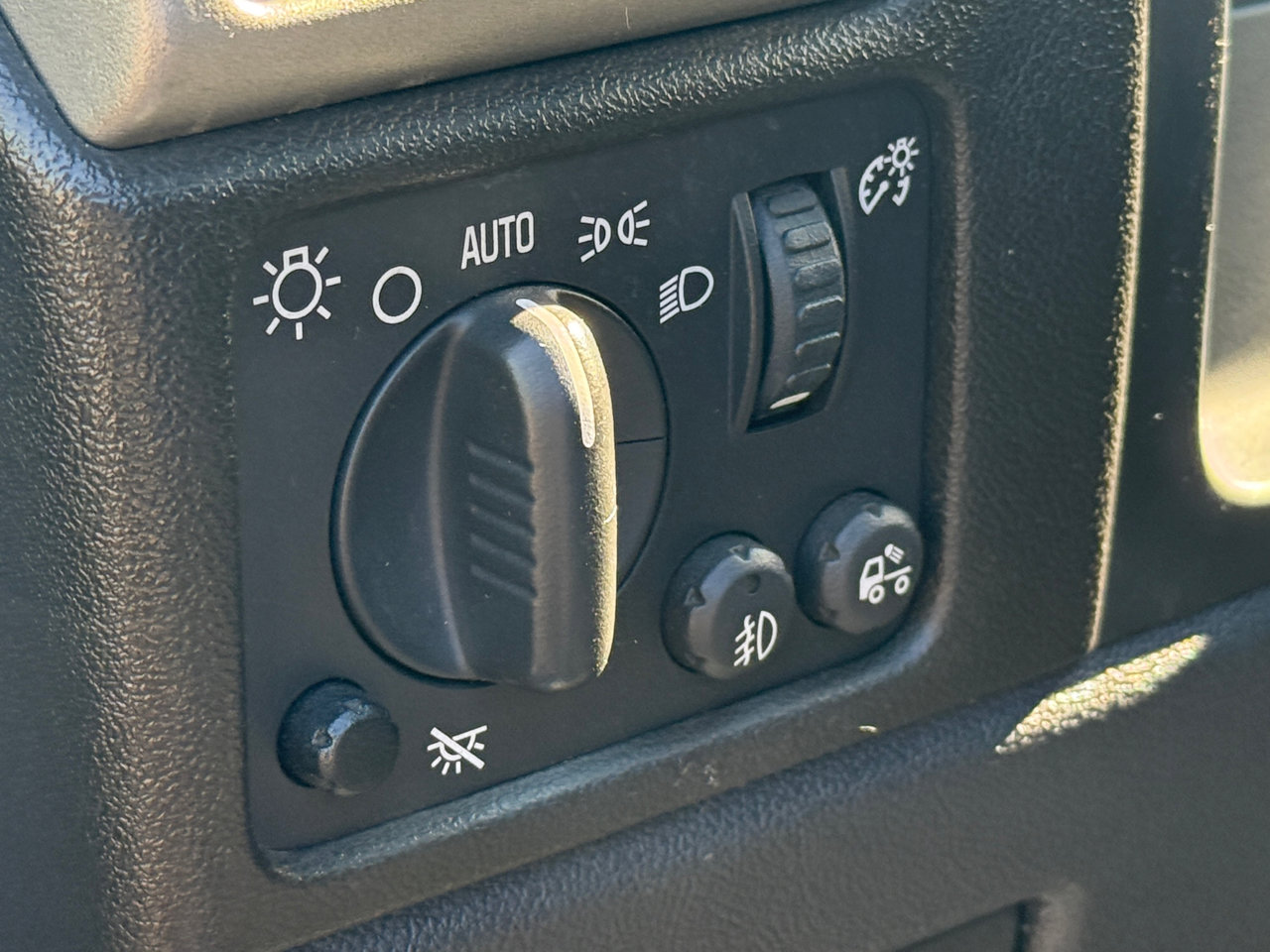 Used 2010 Chevrolet Colorado LT image 28