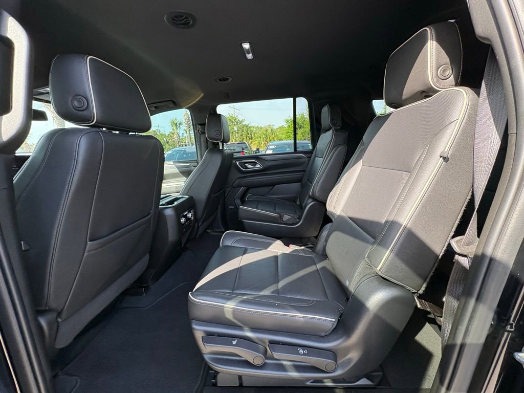 Used 2022 GMC Yukon XL SLT w/ SLT Luxury Package AWD/4WD image 14
