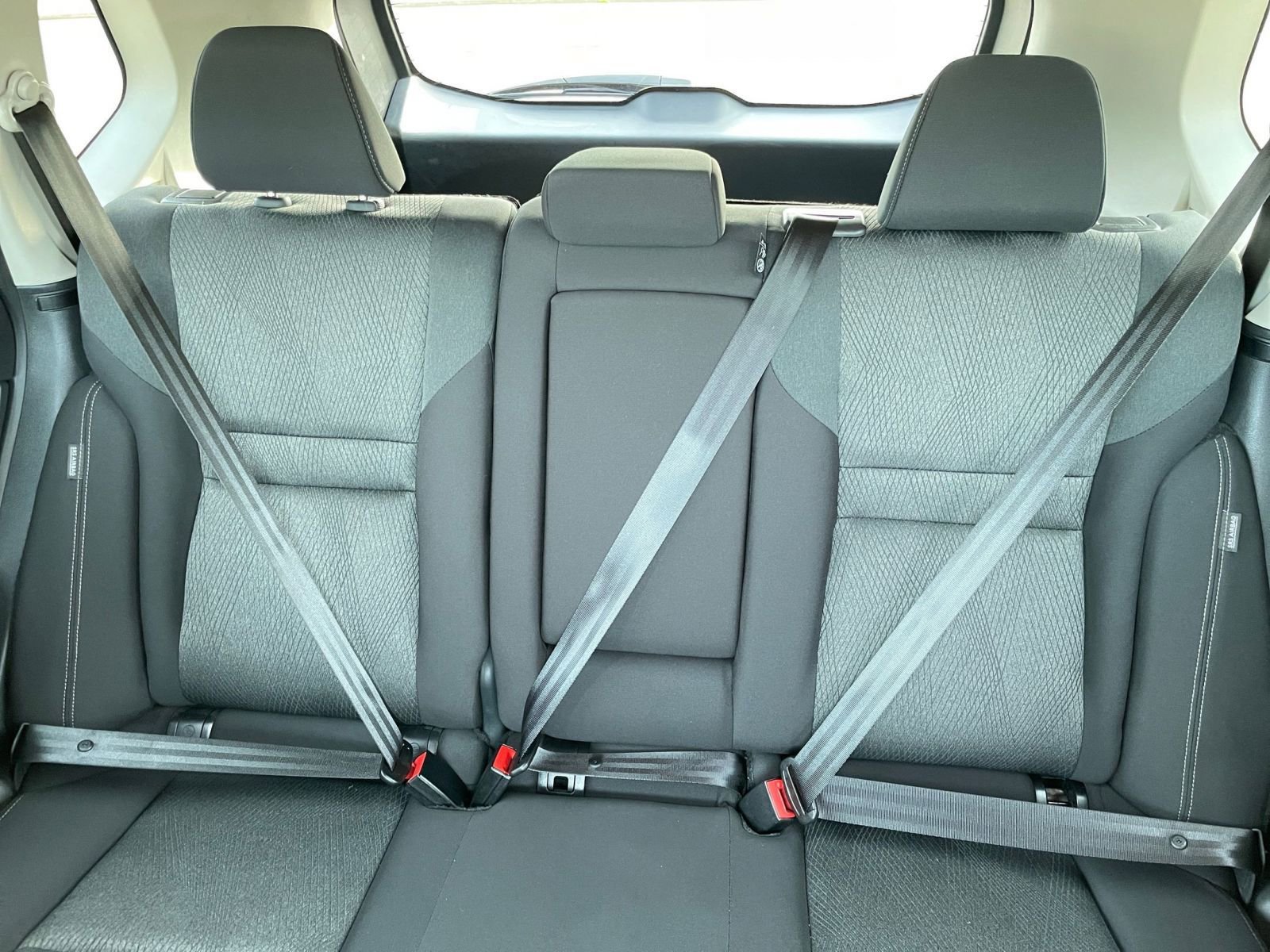 Used 2025 Nissan Rogue SV image 39