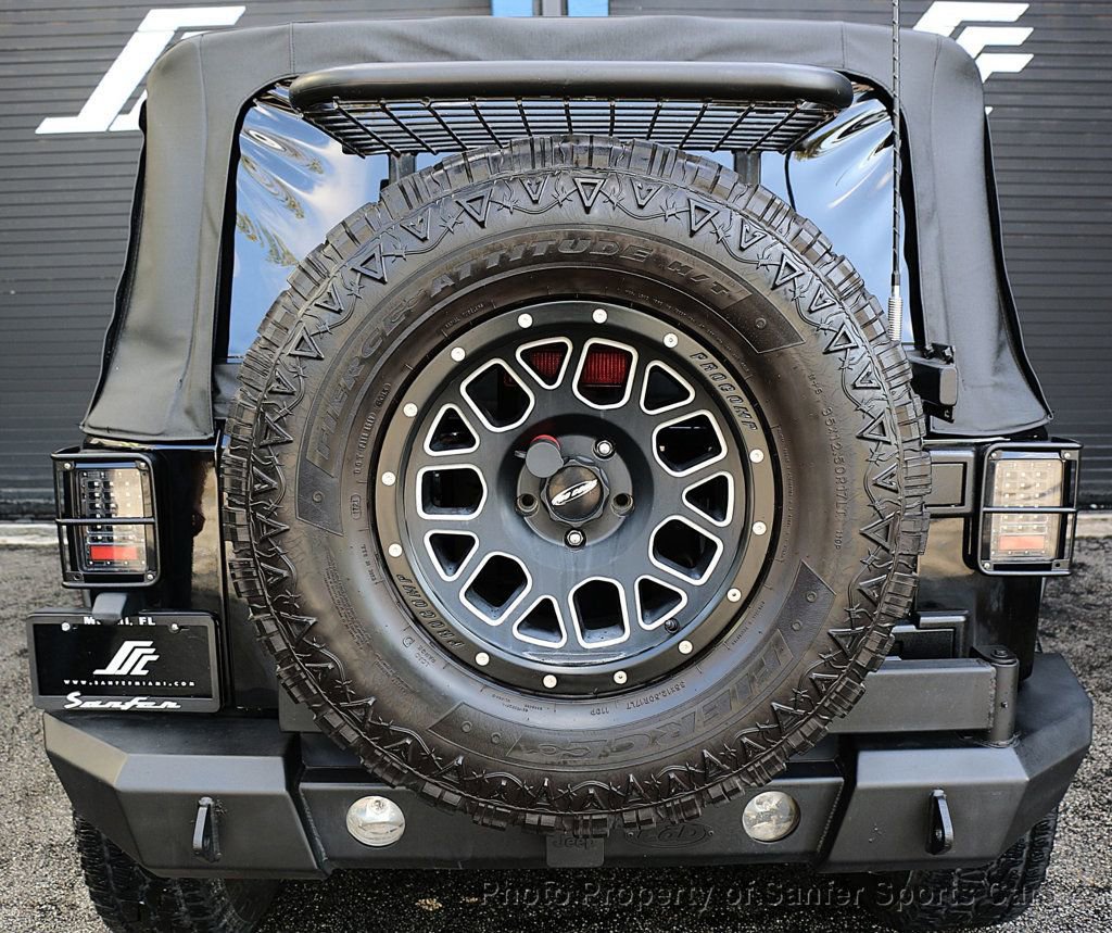 Used 2011 Jeep Wrangler Rubicon w/ PWR Convenience Group AWD/4WD image 9