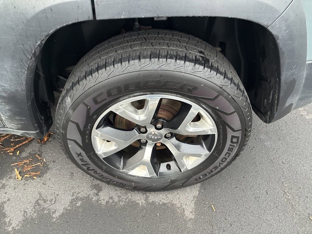 Used 2015 Jeep Cherokee Trailhawk w/ Comfort/Convenience Group image 11