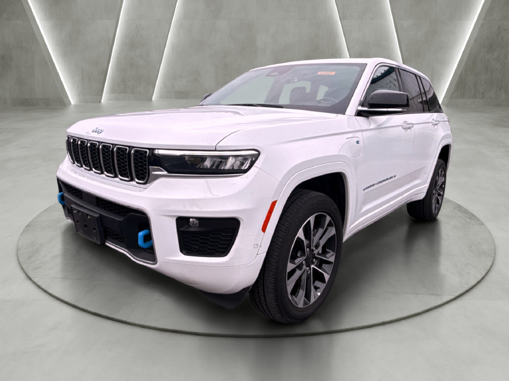 Used 2023 Jeep Grand Cherokee Overland w/ Luxury Tech Group IV AWD/4WD image 7