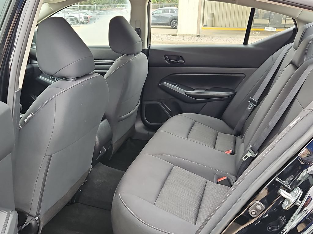 Used 2025 Nissan Altima 2.5 SV FWD image 28