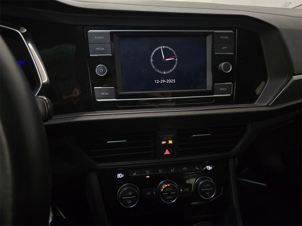 Used 2023 Volkswagen Jetta SE w/ Panoramic Sunroof Package image 27