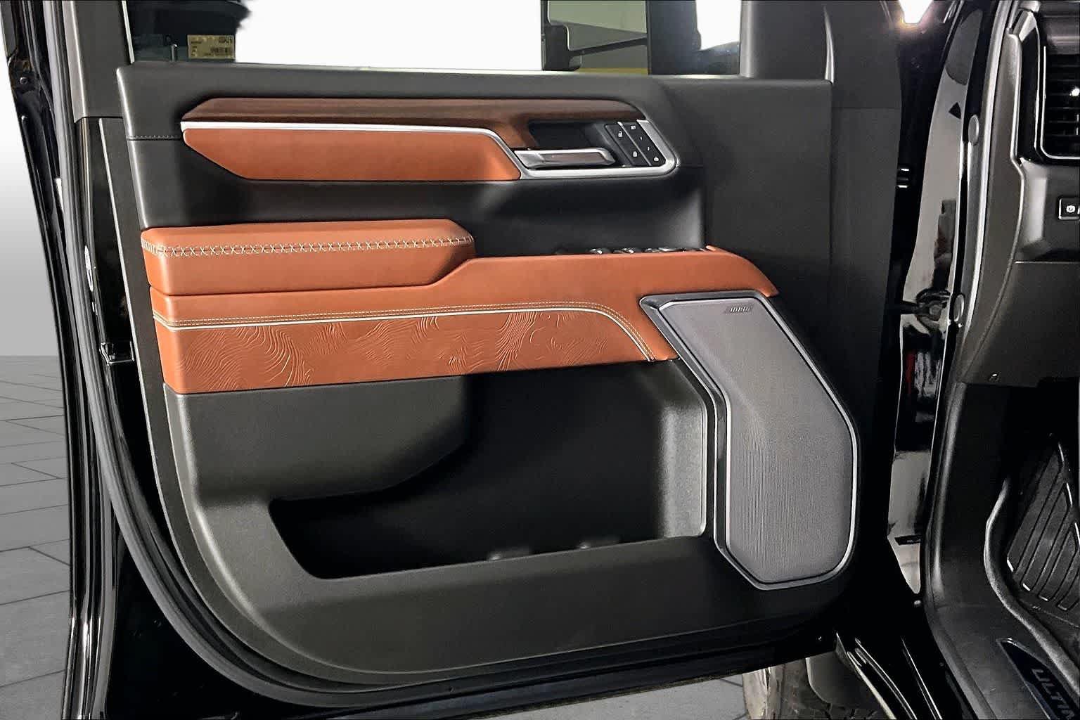 Certified 2025 GMC Sierra 3500 Denali Ultimate AWD/4WD image 21