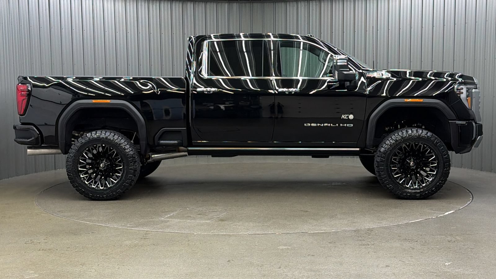 Used 2025 GMC Sierra 2500 Denali w/ Denali Reserve Package AWD/4WD image 6