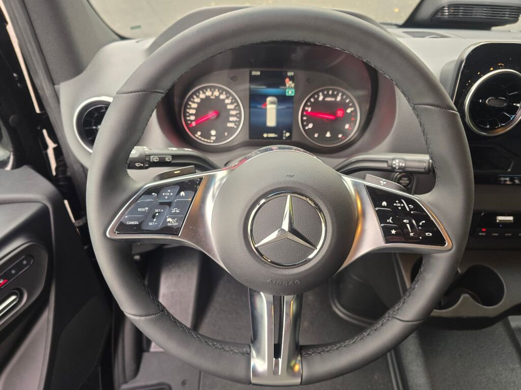 New 2025 Mercedes-Benz Sprinter 2500 image 25