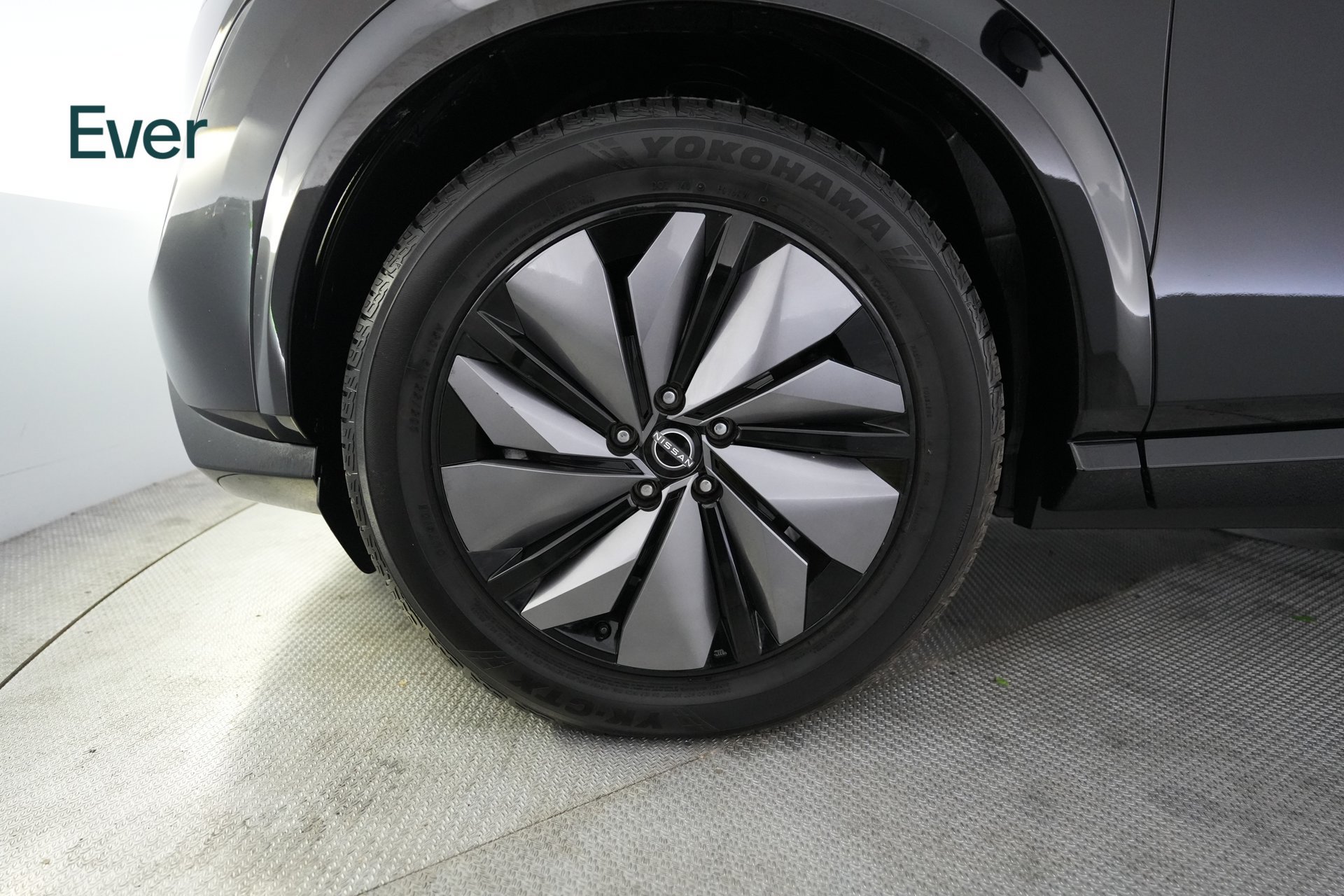 Used 2023 Nissan Ariya FWD image 19