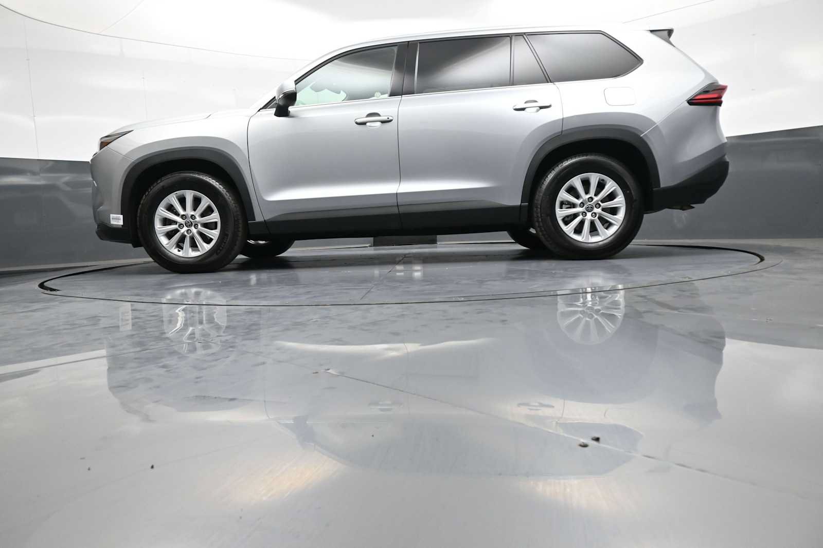 Certified 2025 Toyota Grand Highlander AWD image 35
