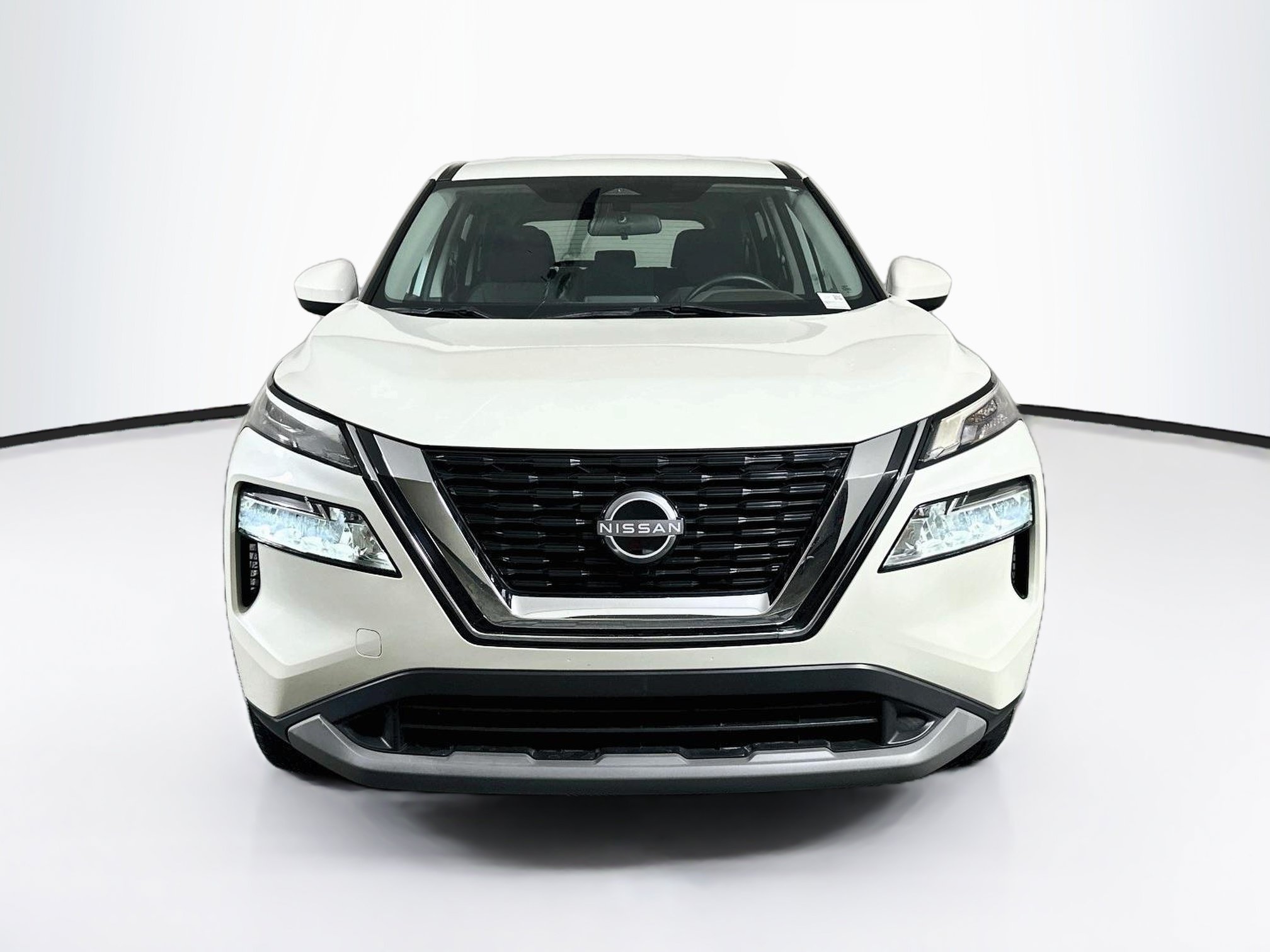 Used 2023 Nissan Rogue SV FWD image 2