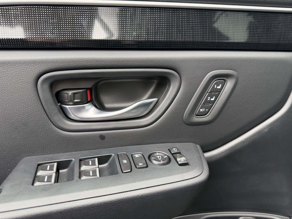 Used 2025 Honda Pilot Elite image 12