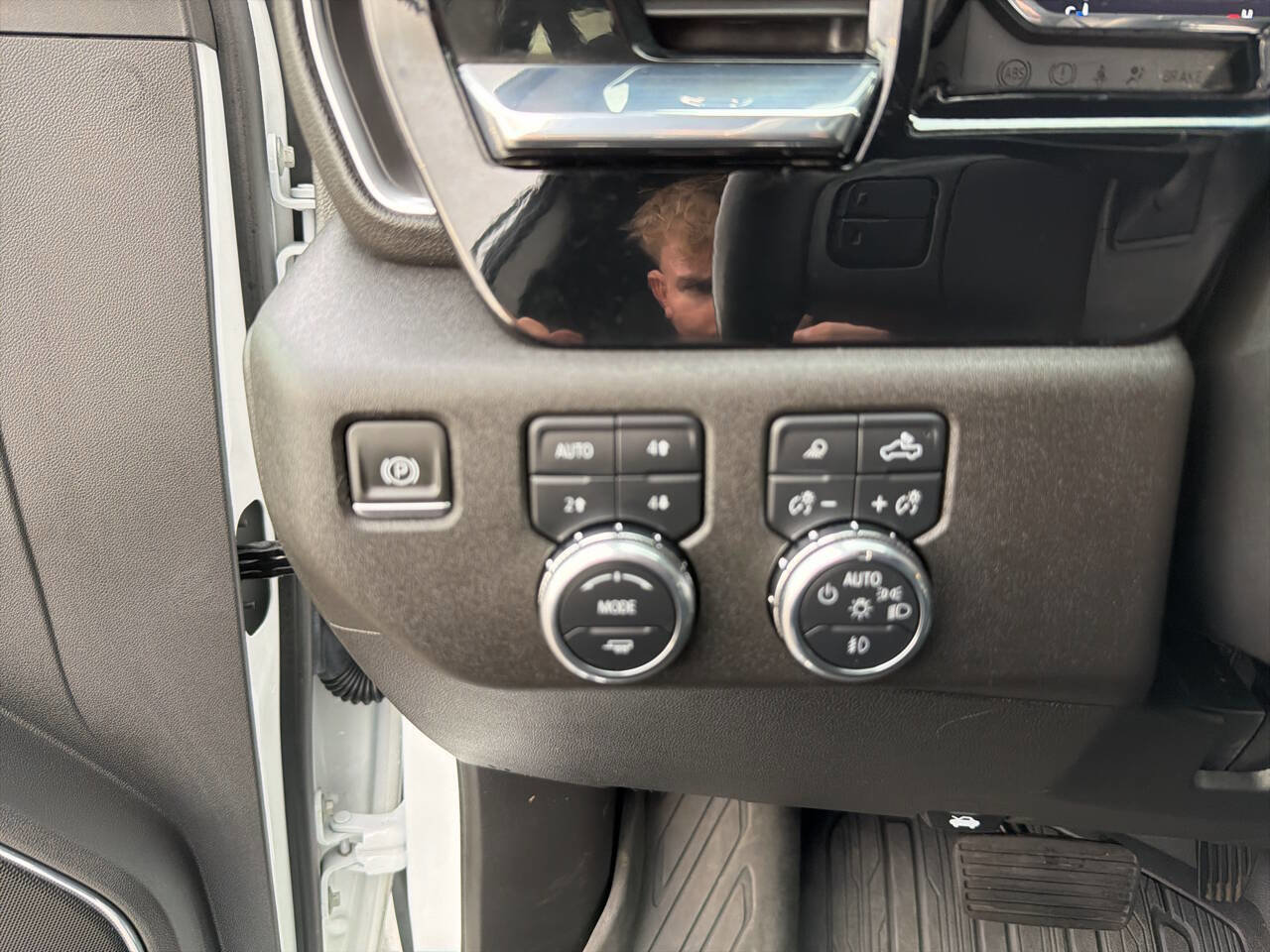 Used 2024 GMC Sierra 2500 SLE w/ SLE Value Package; image 39