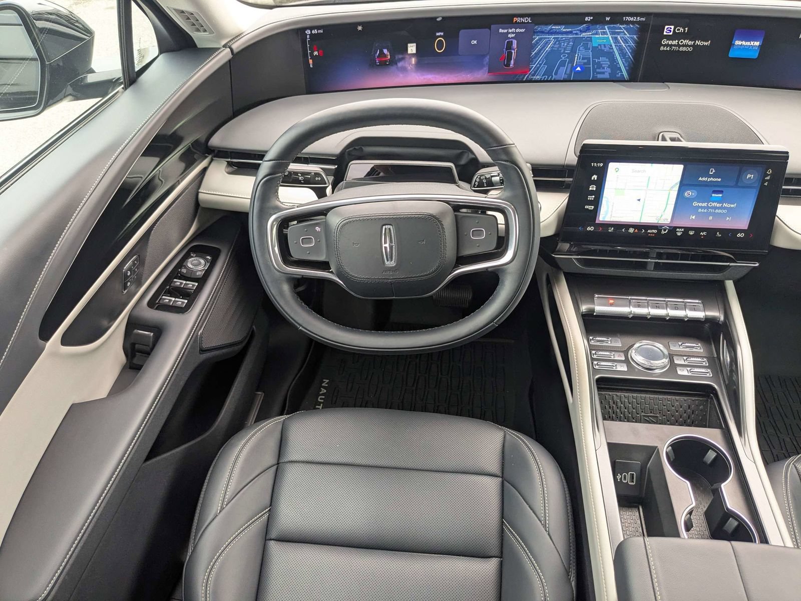 Used 2025 Lincoln Nautilus Premier AWD/4WD image 17