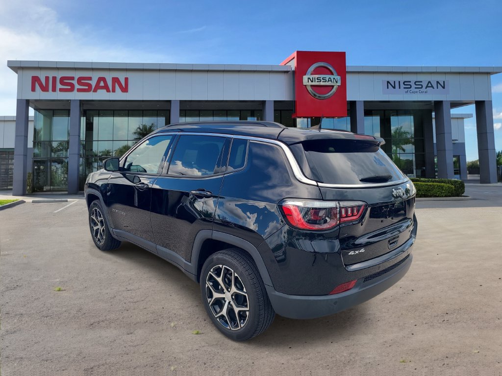 Used 2024 Jeep Compass Limited AWD/4WD image 4