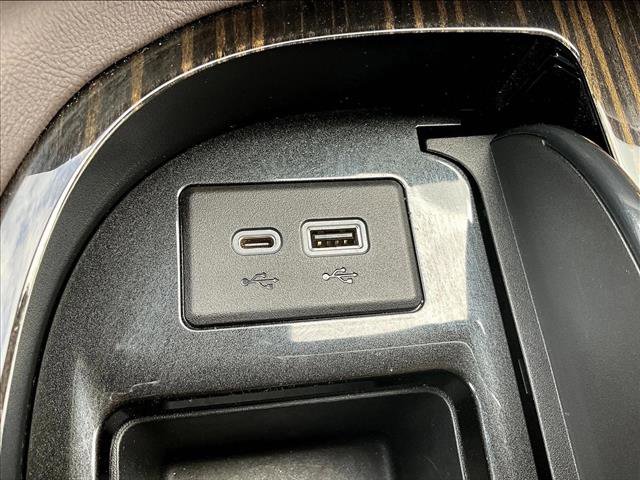 Used 2021 Cadillac Escalade Premium Luxury w/ Driver Assist Tech Package AWD/4WD image 26