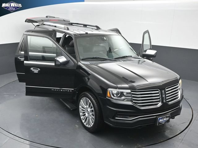 Used 2017 Lincoln Navigator L Reserve AWD/4WD image 25