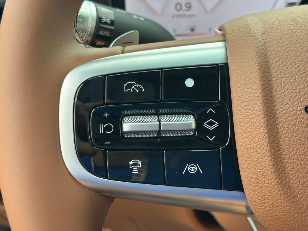 Used 2026 Genesis GV70 2.5T Advanced image 12