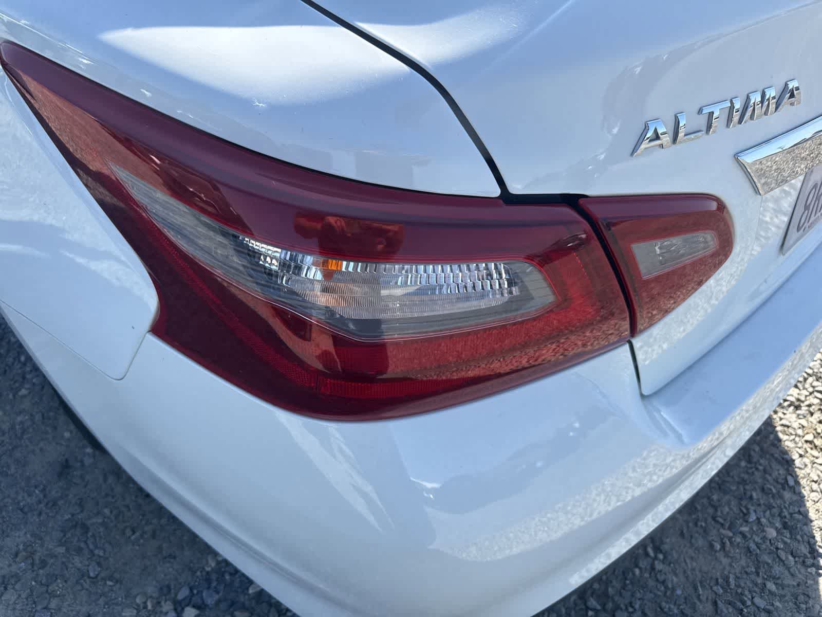 Used 2018 Nissan Altima 2.5 SV FWD image 12