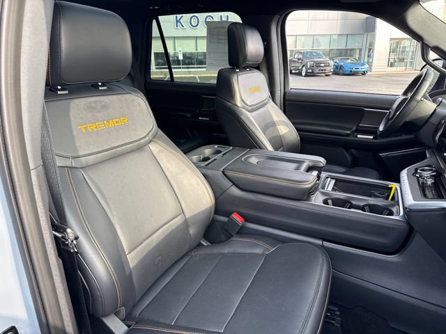 Used 2025 Ford Expedition Tremor AWD/4WD image 13