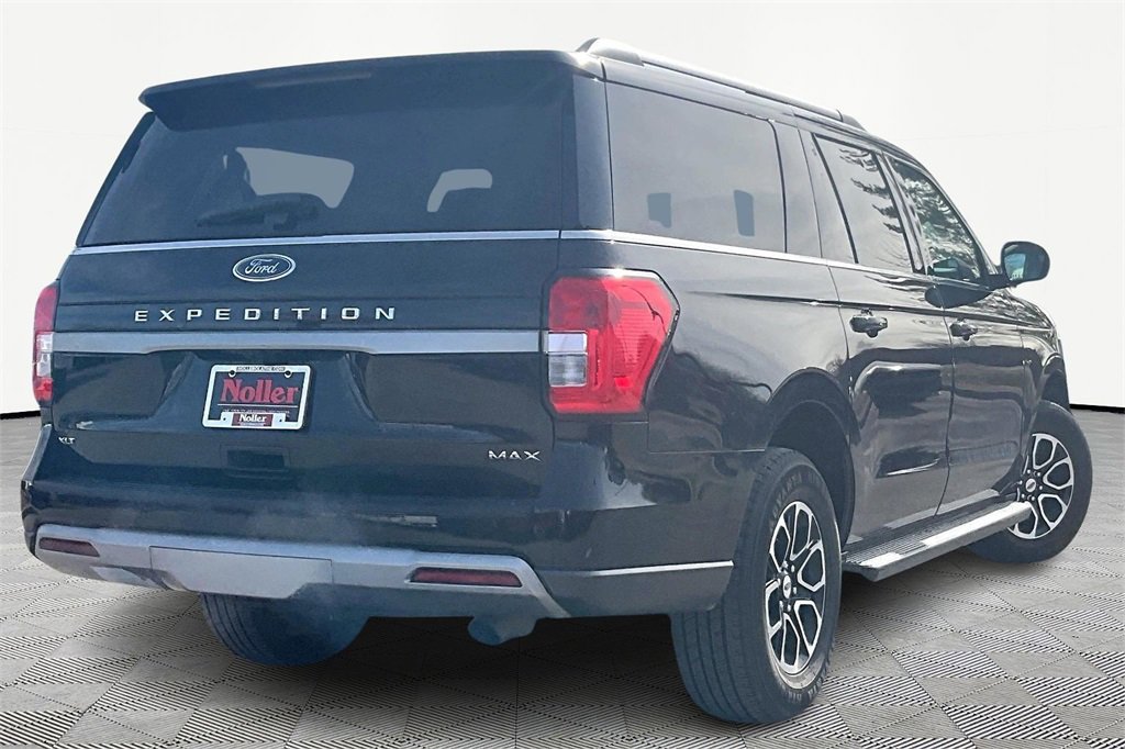 Used 2024 Ford Expedition Max XLT image 2