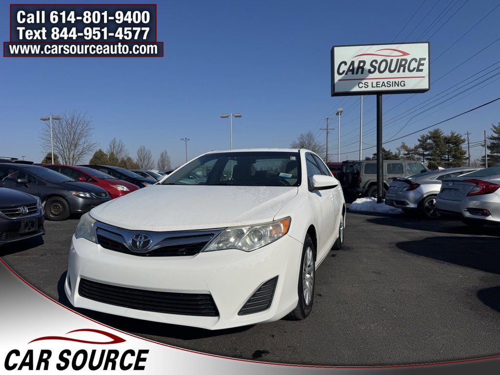 Used 2012 Toyota Camry LE image 1