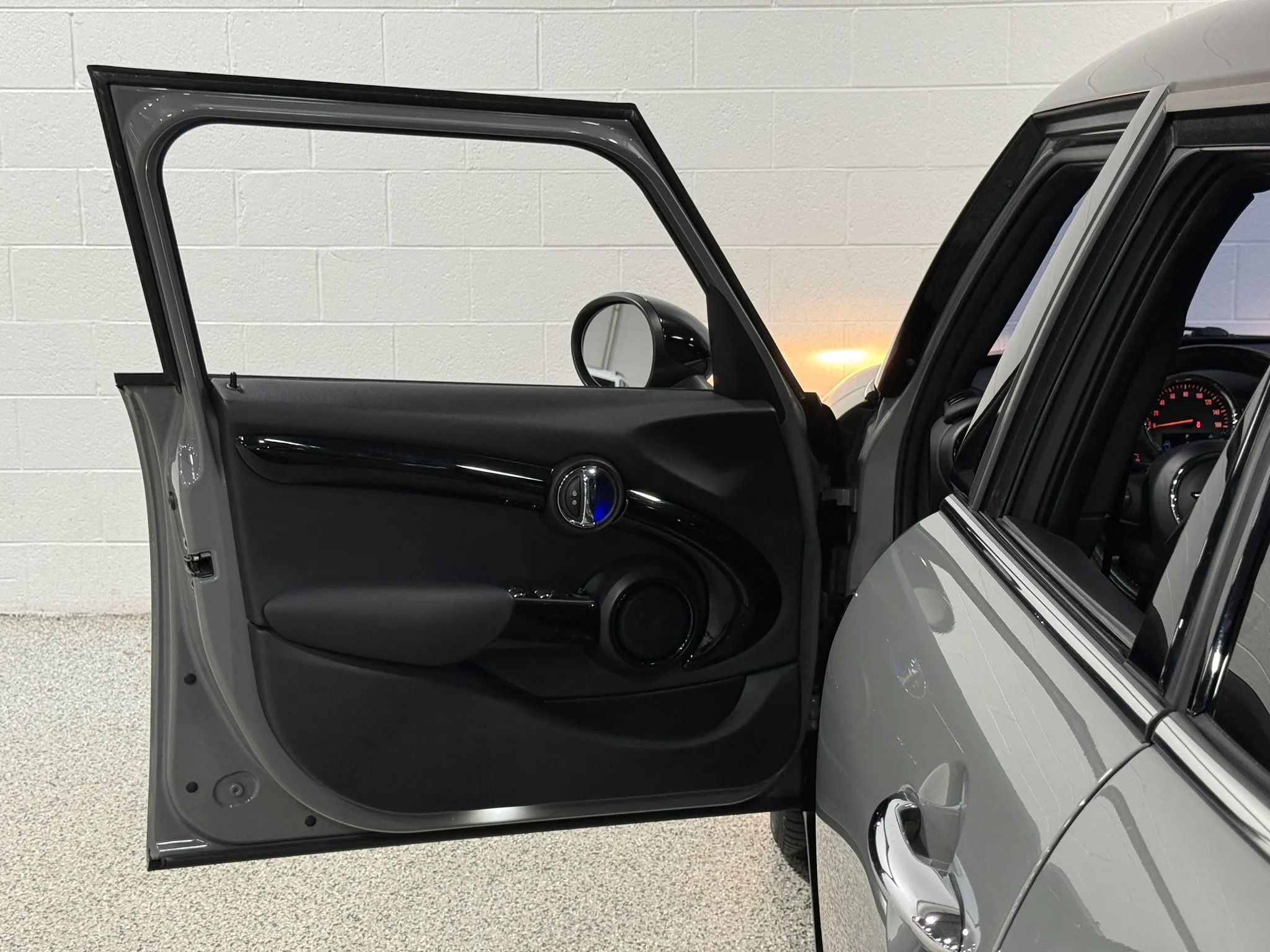 Used 2019 MINI Cooper S w/ Signature Upholstery Package FWD image 11