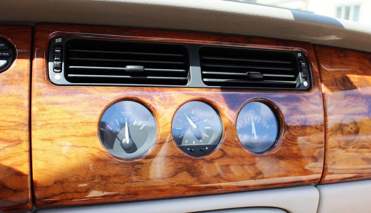 Used 2000 Jaguar XK8 Convertible RWD image 23